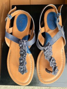 boc Born Sandals Flower Leather Blue NEW Flat Buckle Spring Women's 6